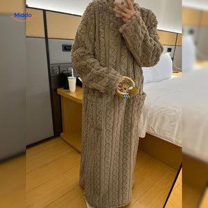 Snugglewear Decken-Kleid Braun – Weicher Fleece für Gemütlichkeit Zuhause - www.middo.de