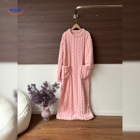 **Snugglewear Deckenkleid Dunkelblau - Wärmende Hauskleidung** Entdecken Sie die gemütliche Snugglewear Dekenjurk in Dunkelblau. Diese kuschelige Hauskleidung sorgt für wohlige Wärme und Komfort. Perfekt für entspannte Tage zu Hause! Jetzt auf erhältlich