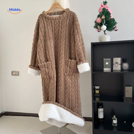 **Snugglewear Deckenrobe in Rosa Pastell – Weich und Warm** Entdecken Sie die kuschelige Deckenrobe in zartem Rosa. Perfekt für gemütliche Abende und entspannte Tage. Gönnen Sie sich die ultimative Bequemlichkeit und Wärme – jetzt auf www.middo.de erhältlich!