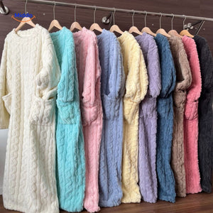 Snugglewear-Deckenrobe aus weichem Fleece mit Taschen und warmem Futter - Jetzt auf www.middo.de entdecken!