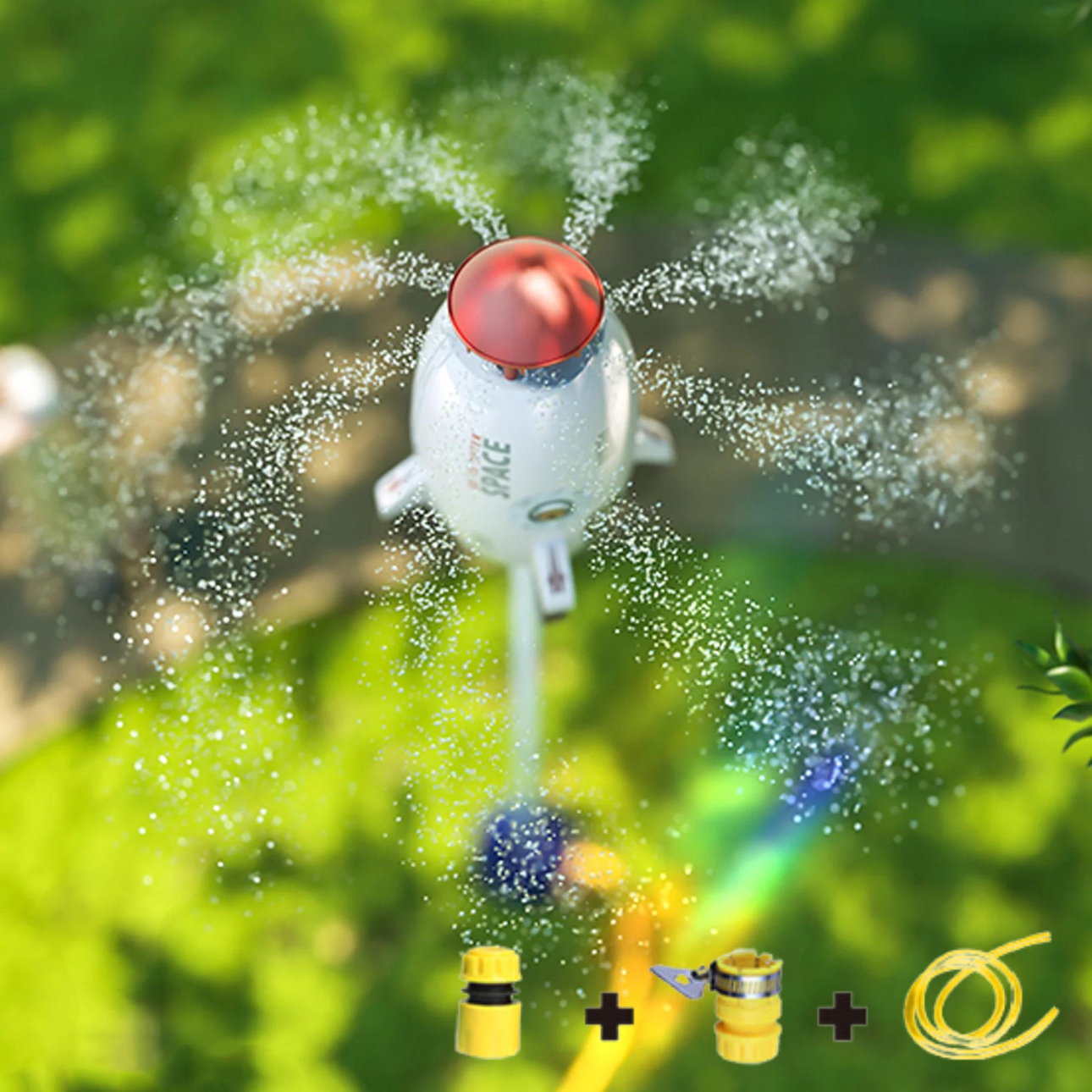 Weiße SplashRocket sprüht Wasser im Garten.