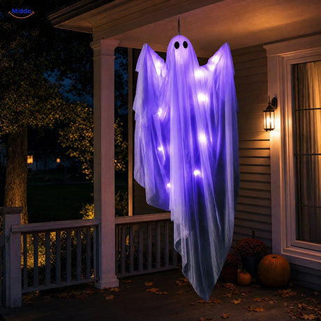 SpookGlow™ mit violetter Lichterkette, ca. 119 cm großer hängender Halloween-Geist in einem Innenraum