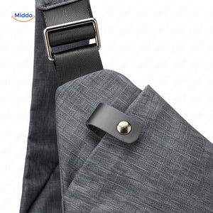 Stratos Brusttasche in Grün - Seitenansicht mit Designnaht. Besuchen Sie uns auf www.middo.de
