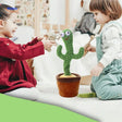 Tanzender Kaktus Kinder mit Spielzeug