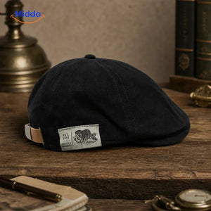 Passform- und Materialdetails der blauen Urban Heritage Schiebermütze