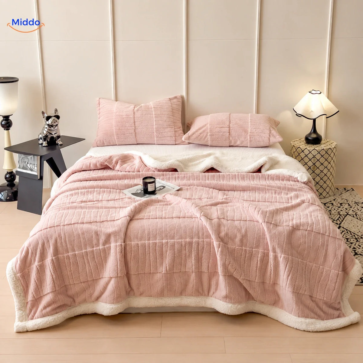 Winterra Kuscheldecke mit Wellenstruktur in Hellrosa und weicher Fleece-Rückseite