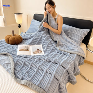 Winterra Kuscheldecke mit Rippenstruktur in Blaugrau und weicher Fleece-Rückseite
