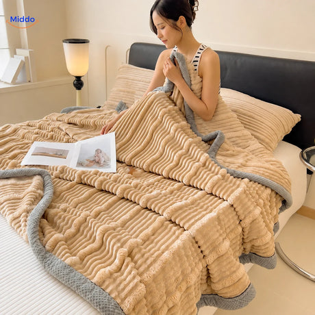 Winterra Kuscheldecke mit Rippenstruktur in Camel und weicher Fleece-Rückseite