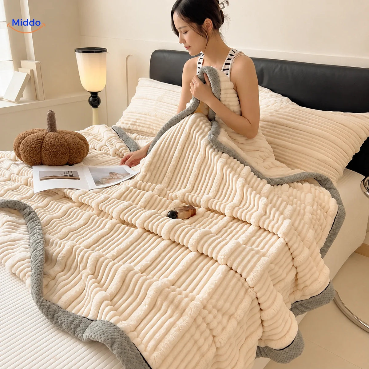 Winterra Kuscheldecke mit Rippenstruktur in Ecru und weicher Fleece-Rückseite
