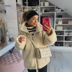 weiße Teddyjacke Streifen
