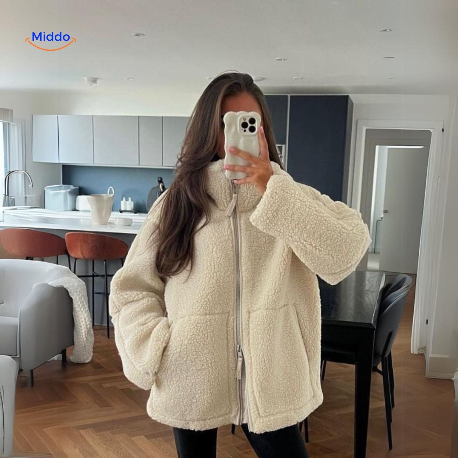 weiße Teddyjacke