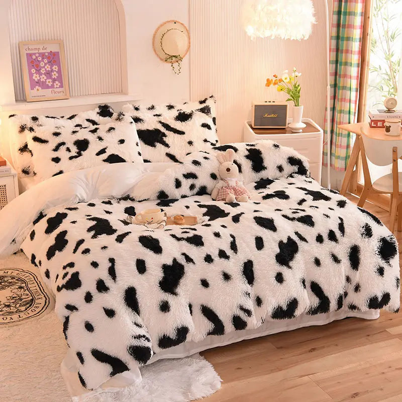 Teddy Fluffy Fleece-Bettwäsche in Schwarz-weißer Kuhfleckenprint